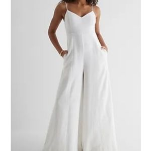 BRAND NEW Express Linen-Blend V-Neck Wide Leg Jumpsuit